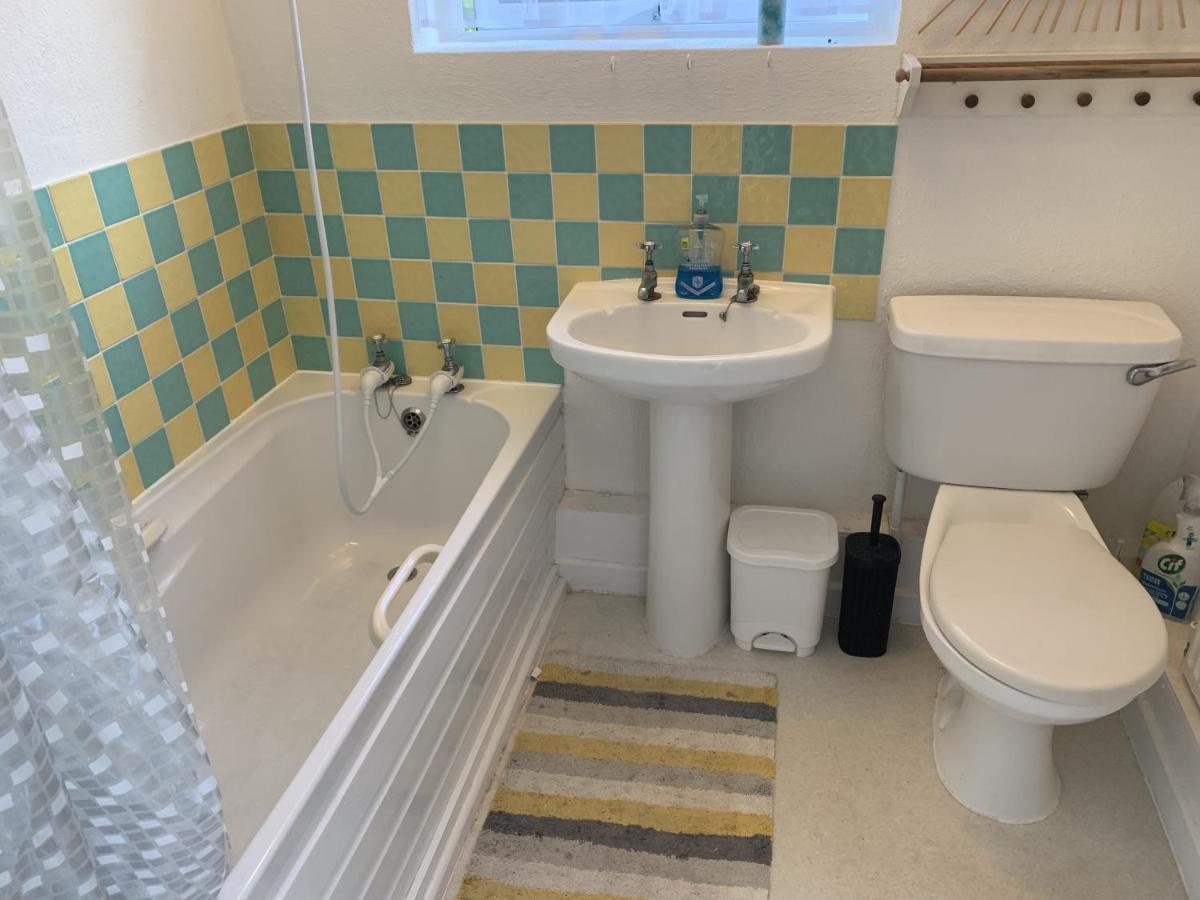O'Reilly'S Holiday House Bath Extérieur photo
