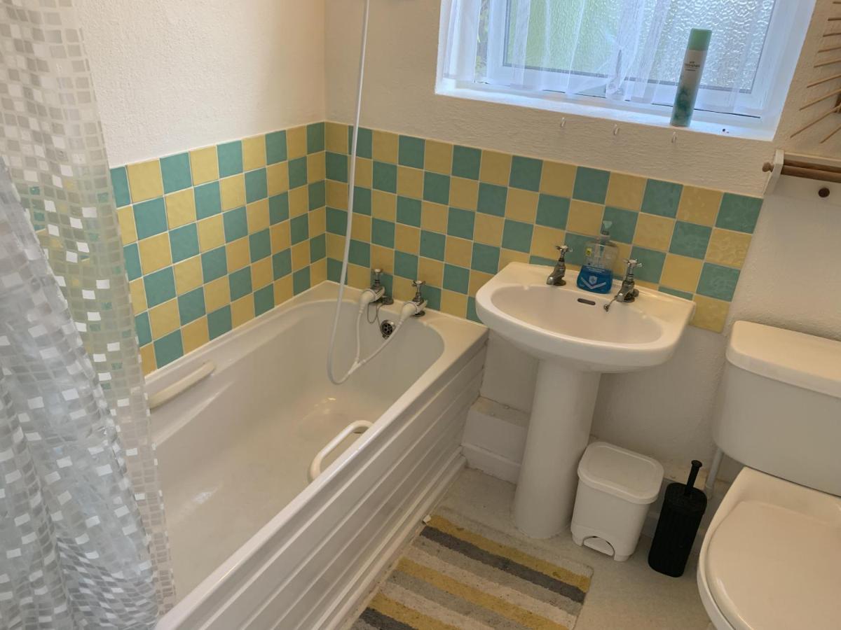 O'Reilly'S Holiday House Bath Extérieur photo